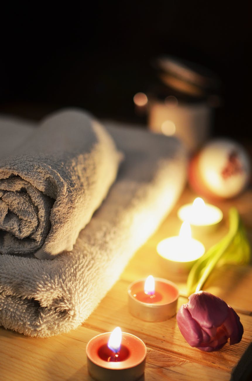 love-romantic-bath-candlelight.jpg
